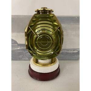 Harbour Lights Fresnel Lens 4th Order HL673 2004 Lighthouse w/ Box & COA